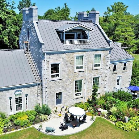 All Suites Whitney Manor Кингстон Экстерьер фото
