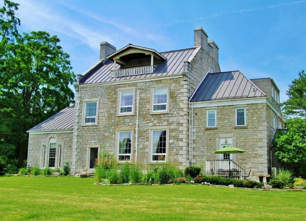 All Suites Whitney Manor Кингстон Экстерьер фото