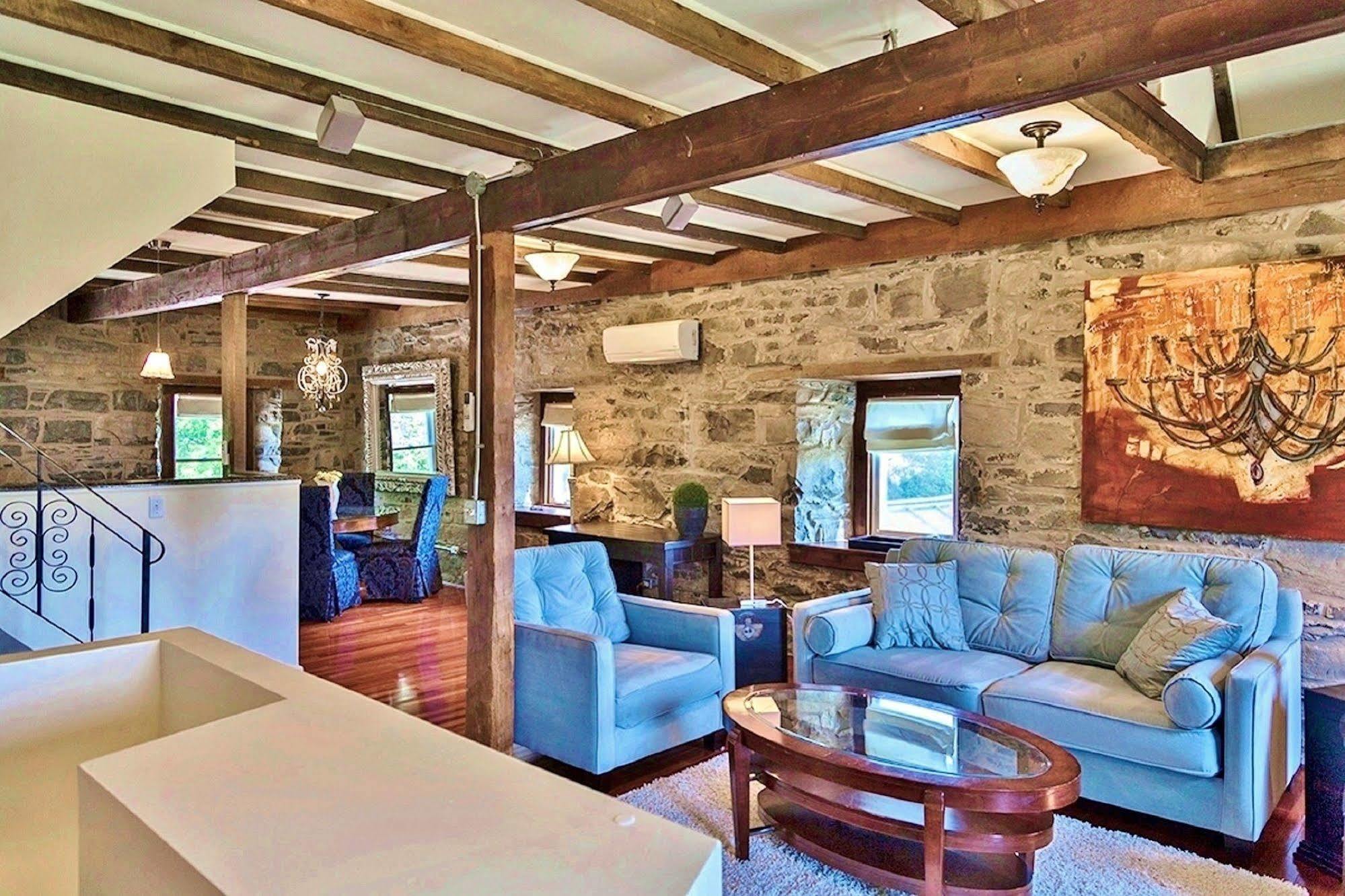 All Suites Whitney Manor Кингстон Экстерьер фото