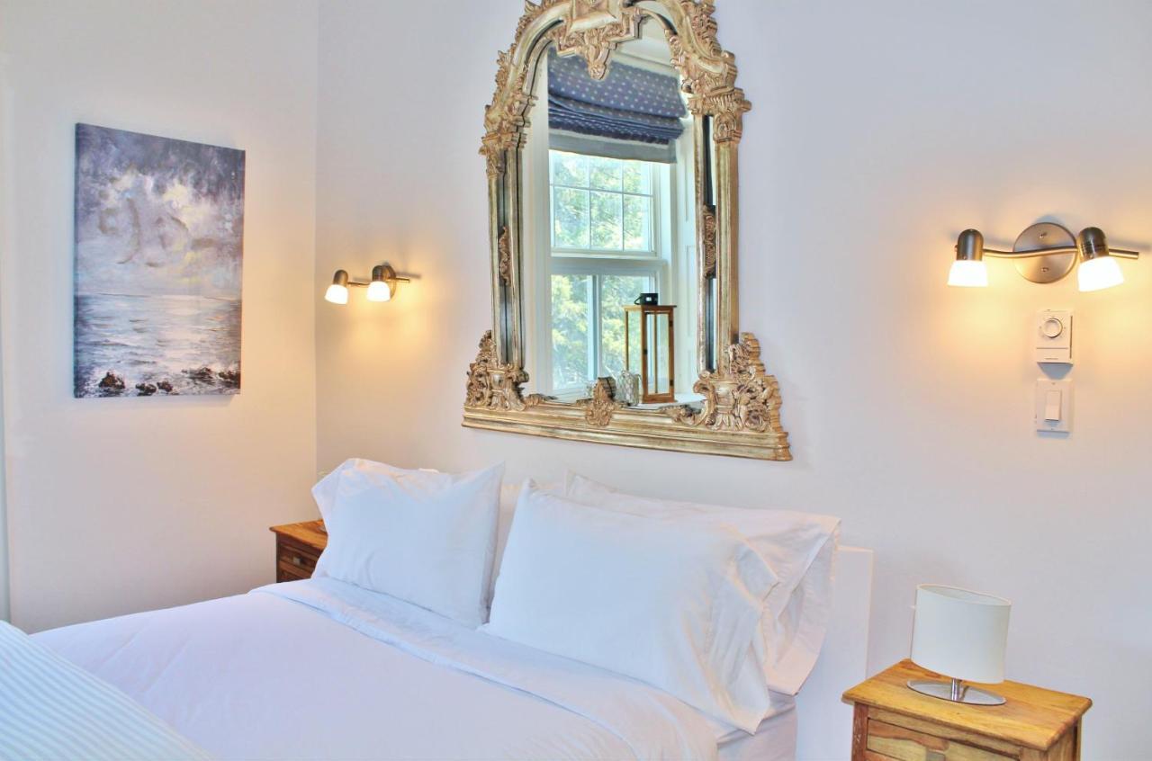 All Suites Whitney Manor Кингстон Экстерьер фото