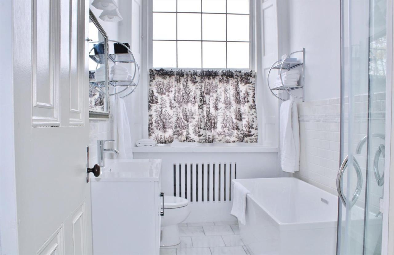 All Suites Whitney Manor Кингстон Экстерьер фото