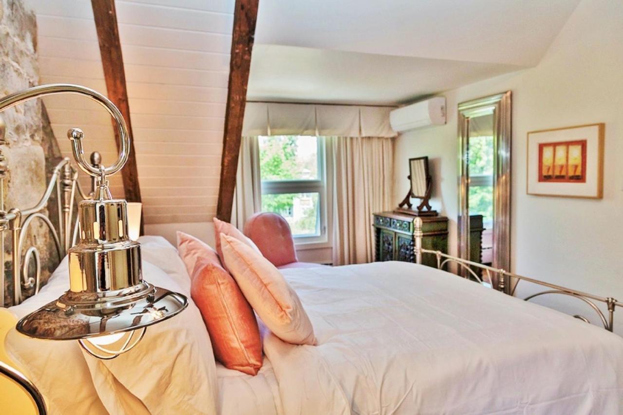 All Suites Whitney Manor Кингстон Экстерьер фото