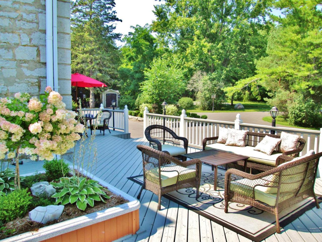 All Suites Whitney Manor Кингстон Экстерьер фото